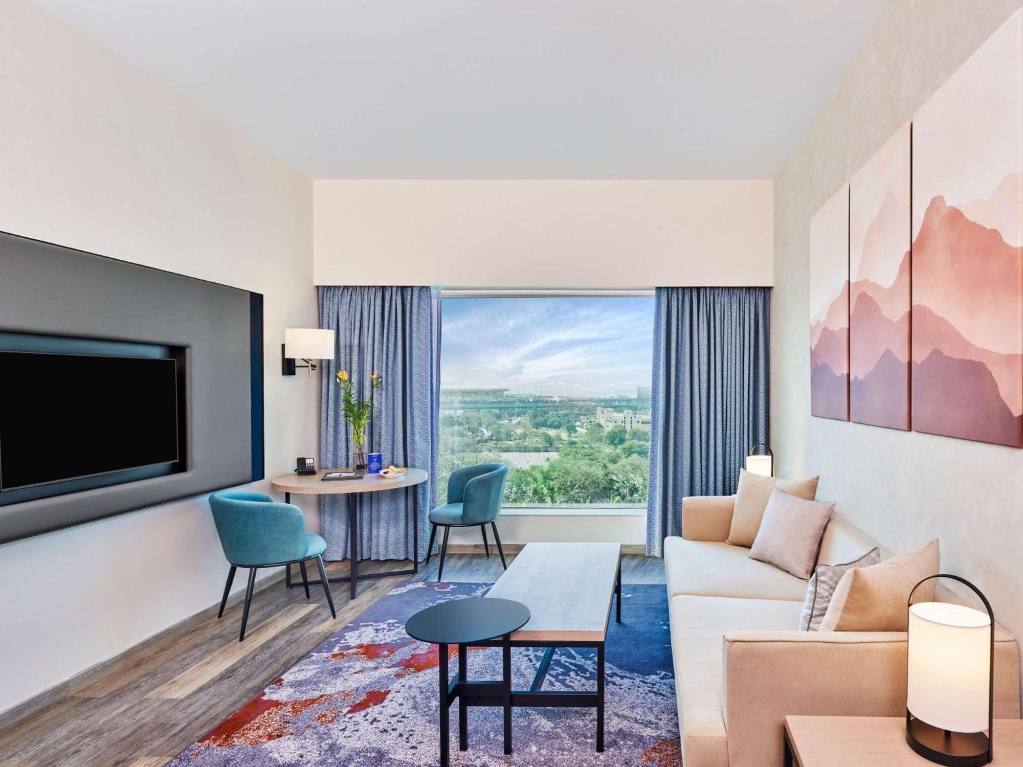 Novotel Mumbai International Airport 외부 사진 A suite at the hotel