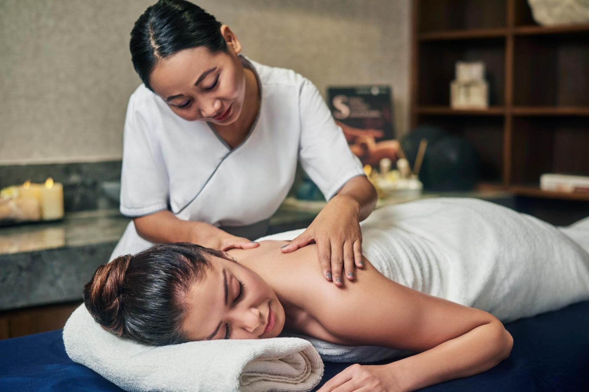 Novotel Mumbai International Airport 외부 사진 Thai massage